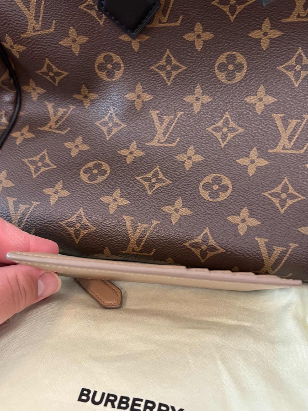 Burberry Alwyn Card Case - Picture 5 of 7